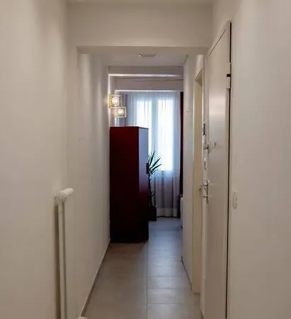 Apartment Red - Center & Garage *