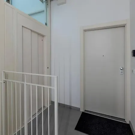 Apartment Red - Center & Garage